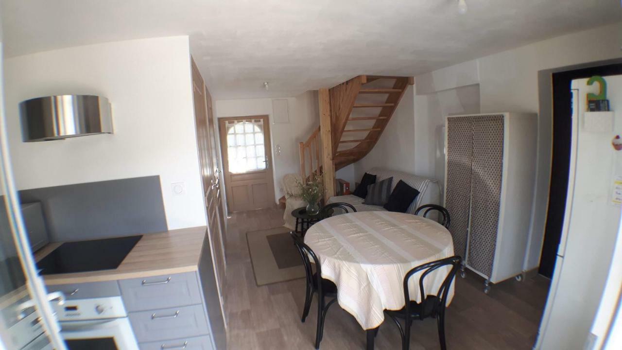 Ty-Yado Villa Ambon Exteriör bild